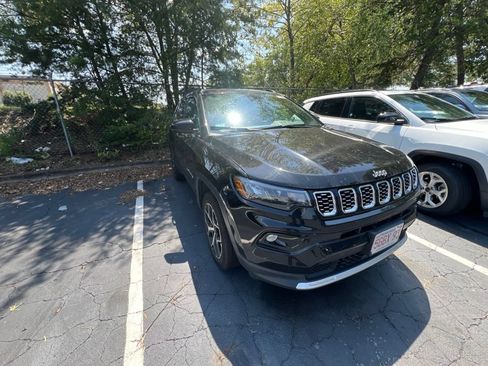 Used 2025 Jeep Compass Limited AWD/4WD image 7