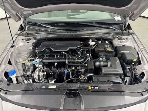 Certified 2025 Hyundai Elantra Sport FWD image 29