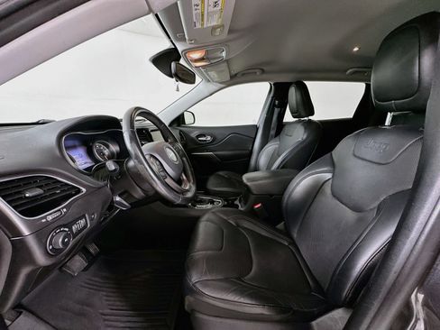 Used 2019 Jeep Cherokee Limited FWD image 21