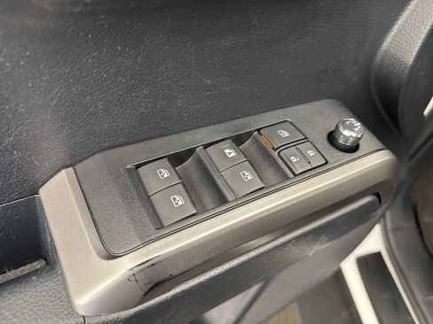 Certified 2017 Toyota Tacoma SR5 image 37