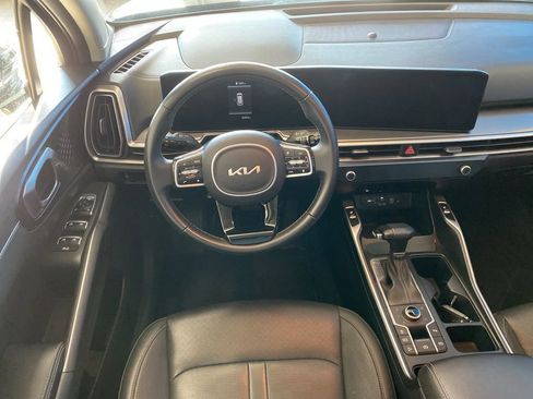 Used 2024 Kia Sorento S image 5