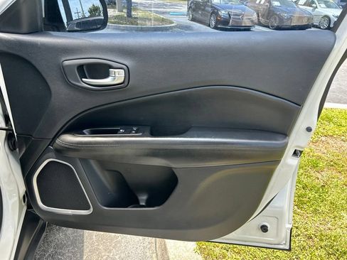 Used 2020 Jeep Compass Latitude FWD image 38