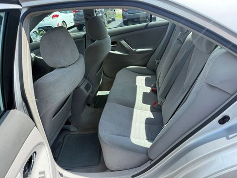 Used 2011 Toyota Camry LE FWD image 14