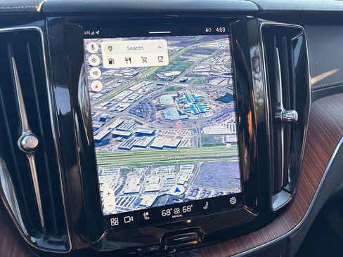 Used 2023 Volvo XC60 B5 Ultimate w/ Climate Package image 20