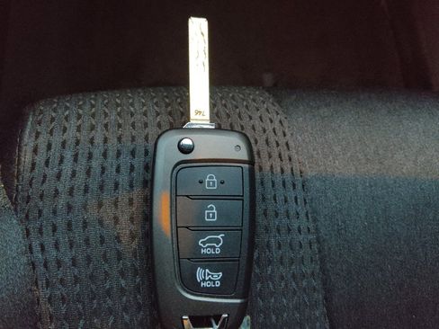 Used 2019 Hyundai Santa Fe SE FWD image 32