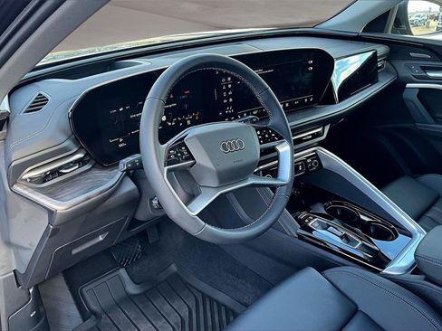 Used 2025 Audi Q5 Premium Plus image 13