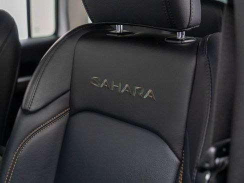 Used 2024 Jeep Wrangler Unlimited Sahara AWD/4WD image 17