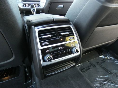 Used 2022 BMW 745e xDrive image 53