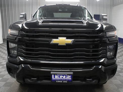 Used 2024 Chevrolet Silverado 2500 Custom AWD/4WD image 43