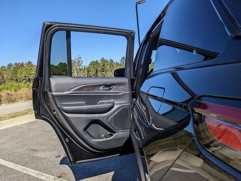 New 2025 Jeep Grand Cherokee Limited w/ Black Appearance Package image 56