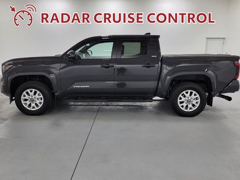 Certified 2024 Toyota Tacoma SR5 AWD/4WD image 4