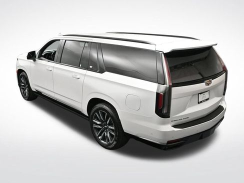 Certified 2022 Cadillac Escalade ESV Sport w/ Touring Package AWD/4WD image 18