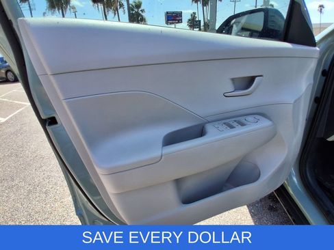Used 2024 Hyundai Kona SE FWD image 12