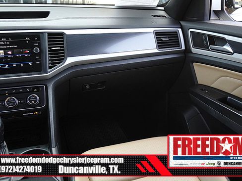 Used 2021 Volkswagen Atlas Cross Sport SE w/ Panoramic Sunroof Package FWD image 36