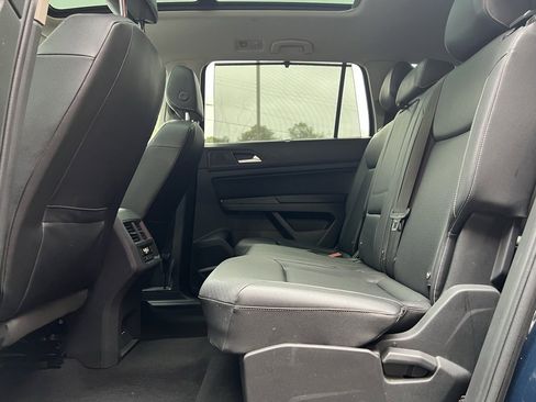 Used 2021 Volkswagen Atlas SE w/ Panoramic Sunroof Package image 16