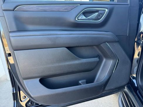 Used 2023 Chevrolet Suburban LS image 4