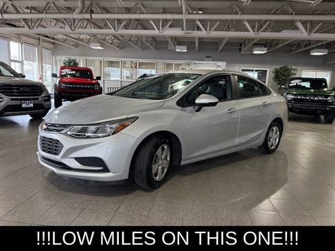 Used 2017 Chevrolet Cruze LS image 4