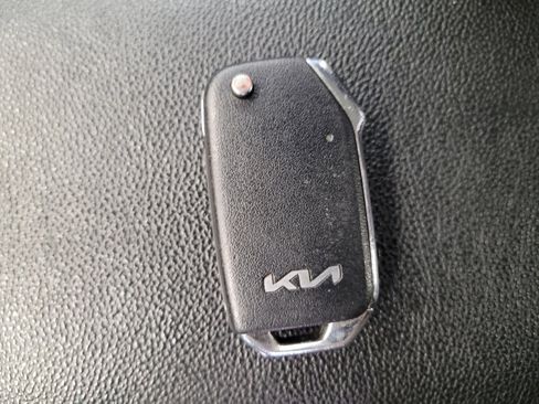 Used 2022 Kia Forte LXS image 32