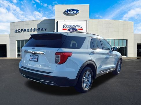 Used 2023 Ford Explorer XLT w/ Equipment Group 202A image 6