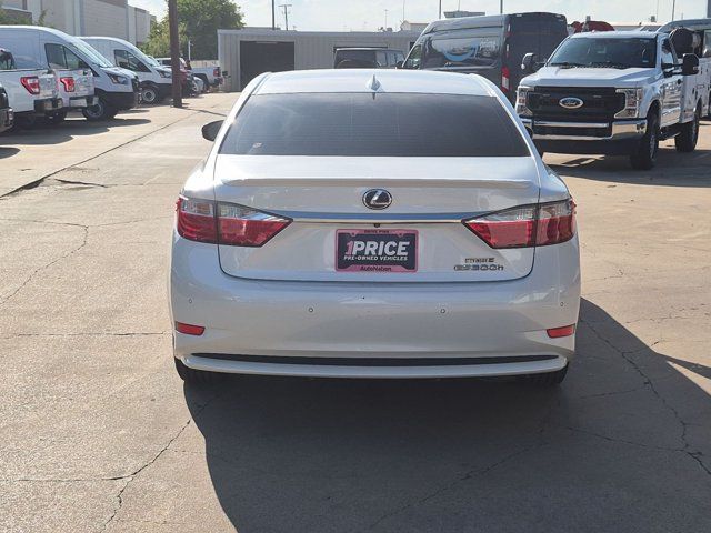 Used 2015 Lexus ES 300h w/ Navigation System Package FWD image 6