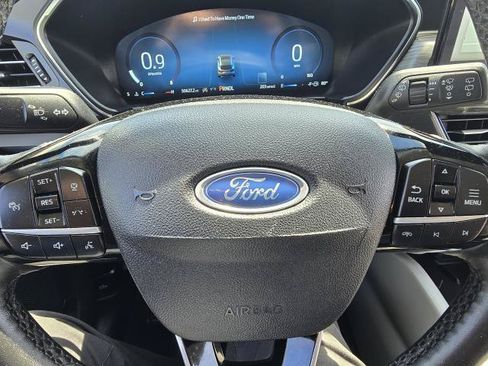 Used 2023 Ford Escape Platinum AWD/4WD image 16