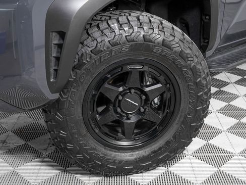 Used 2025 Toyota 4Runner TRD Off-Road image 28