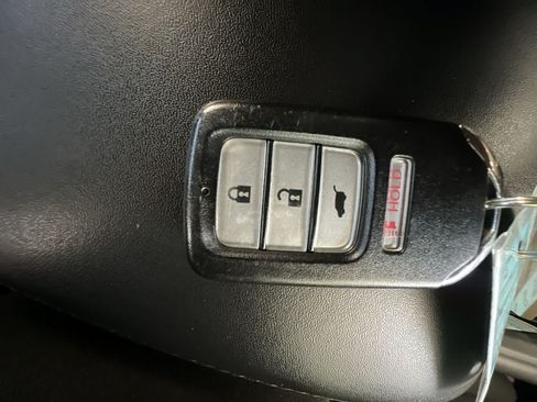 Used 2017 Honda HR-V EX image 16