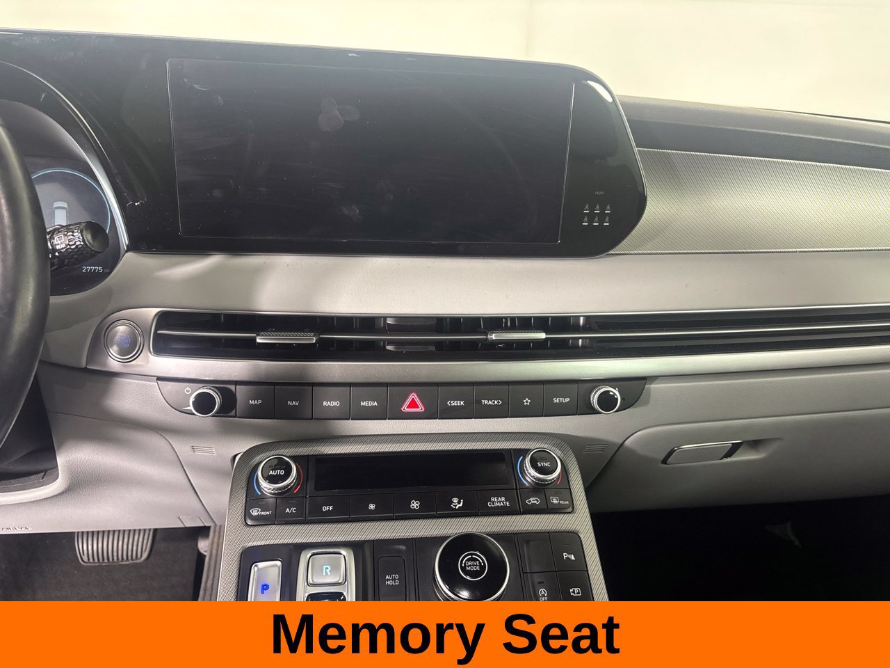 Used 2024 Hyundai Palisade SEL FWD image 18