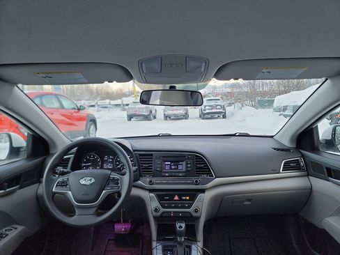 Used 2017 Hyundai Elantra SE image 25