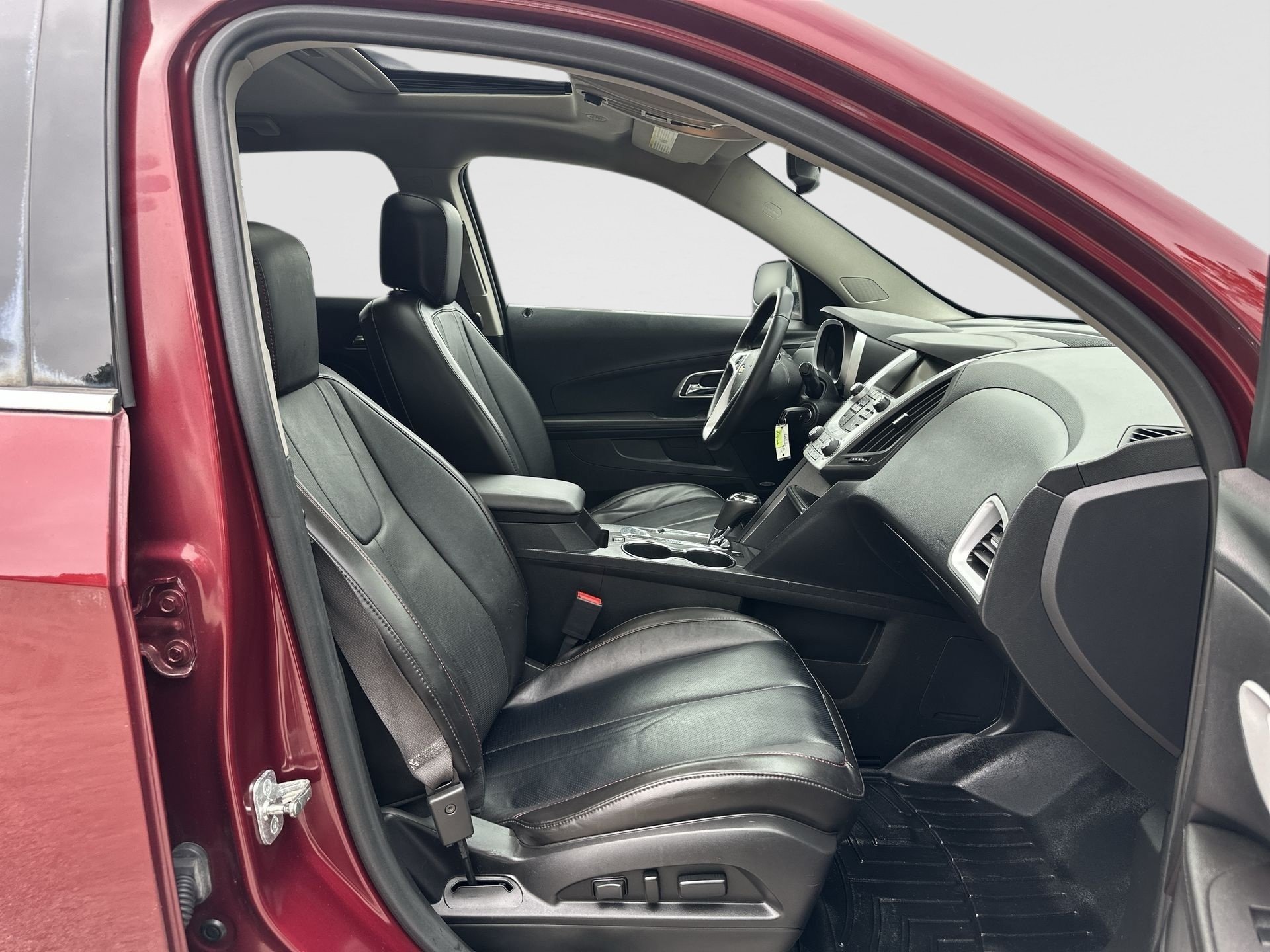 Used 2016 Chevrolet Equinox LTZ w/ Enhanced Convenience Package FWD image 28