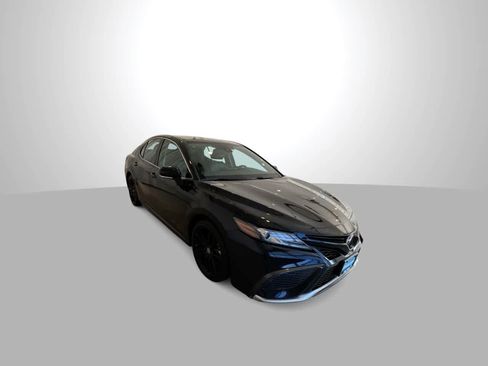 Used 2021 Toyota Camry XSE w/ Carpet Mat Package (TMS) FWD image 2