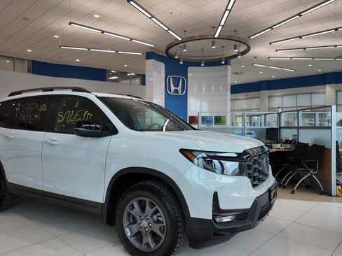 Used 2019 Honda Pilot Elite image 32