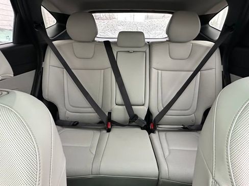 Used 2025 Hyundai Tucson Limited image 12