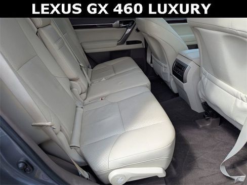 Used 2016 Lexus GX 460 Luxury w/ Preferred Accessory Package image 13