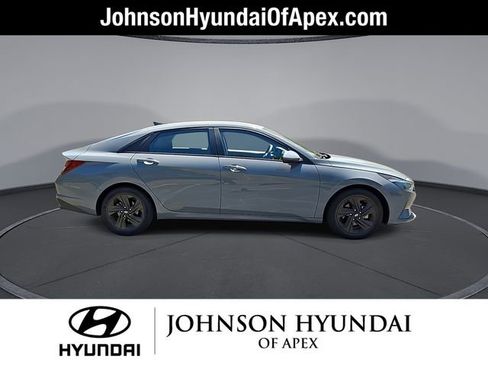 Used 2021 Hyundai Elantra SEL FWD image 10