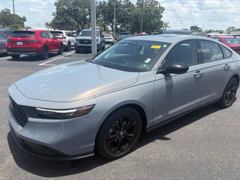 Certified 2025 Honda Accord SE image 32