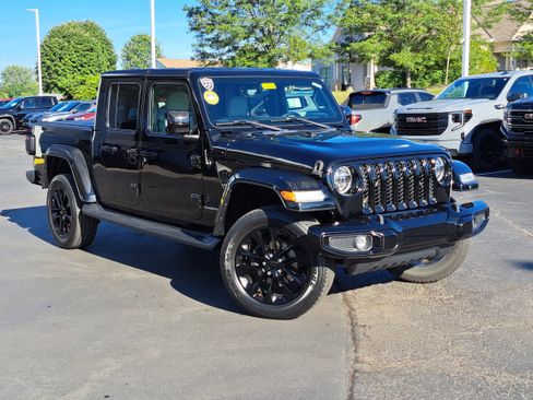 Used 2022 Jeep Gladiator Overland image 24