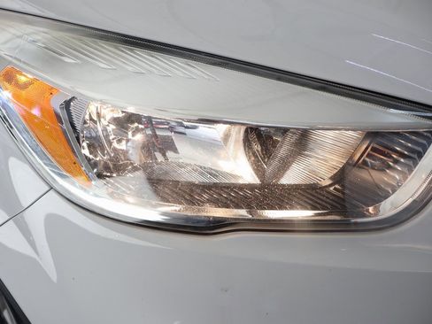 Used 2019 Ford Escape SE image 21