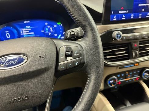 Used 2020 Ford Escape Titanium image 16