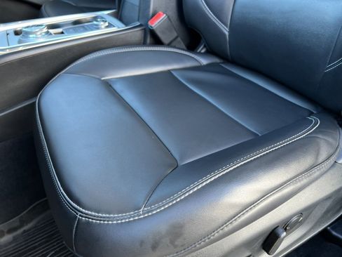 Certified 2022 Ford Explorer XLT w/ Equipment Group 202A image 14