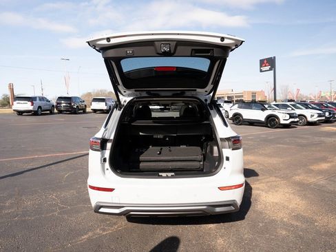 New 2026 Mitsubishi Outlander SEL image 8