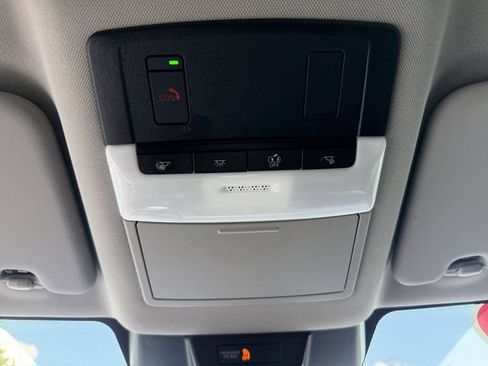 Used 2023 Nissan Rogue SV FWD image 23