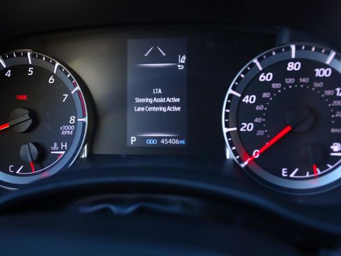 Used 2022 Toyota Highlander L image 18