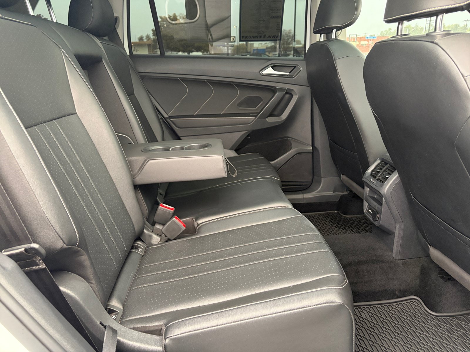 Used 2022 Volkswagen Tiguan SE AWD/4WD image 18