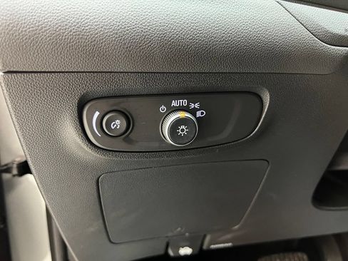 Used 2025 Buick Encore GX Sport Touring FWD image 18