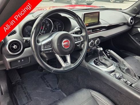 Used 2017 FIAT 124 Spider Lusso RWD image 10