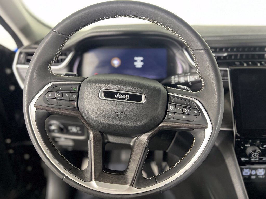 Used 2023 Jeep Grand Cherokee L Limited AWD/4WD image 25
