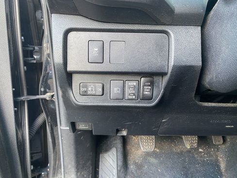 Used 2021 Toyota Tacoma TRD Off-Road w/ Technology Package image 14