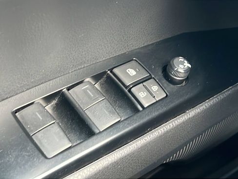 Used 2025 Toyota Camry SE FWD image 18