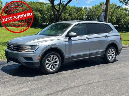 Used 2019 Volkswagen Tiguan S w/ Driver Assistance Package FWD image 2